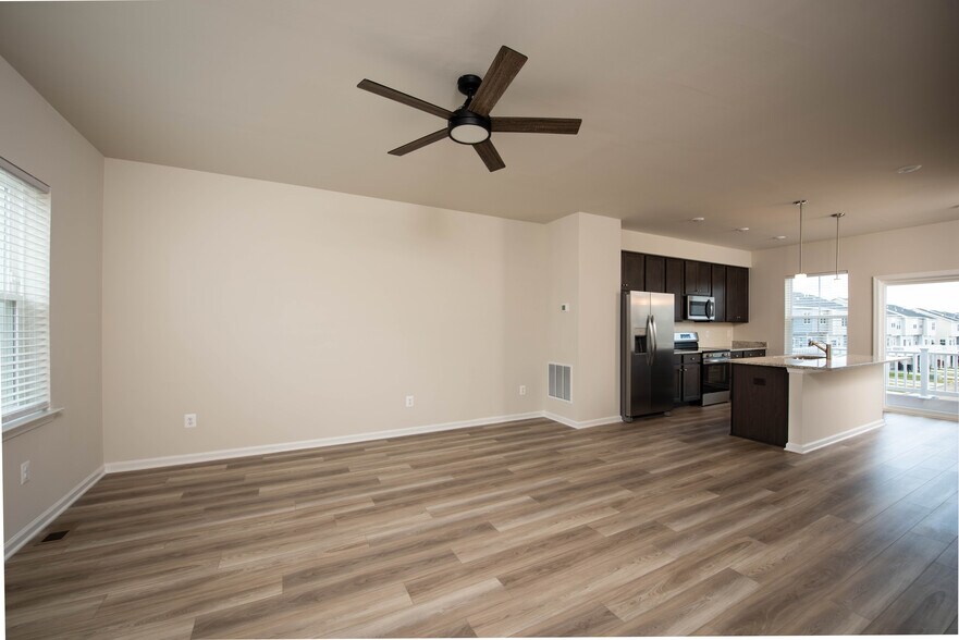 Living Room - 411 18th Ave