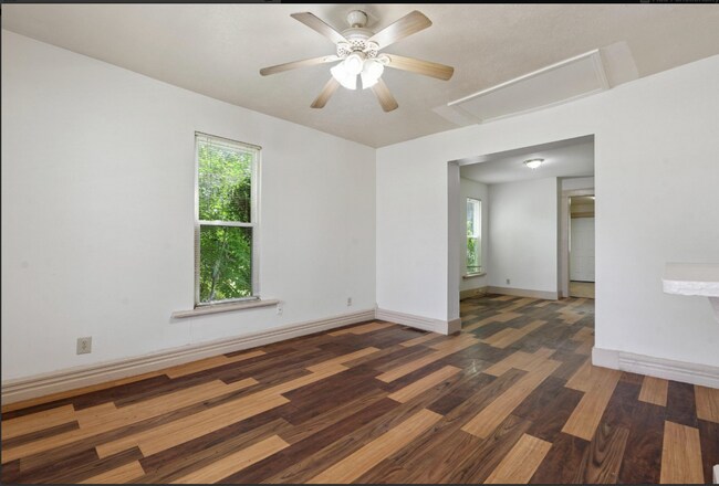 Building Photo - 283-285 Linden Ave