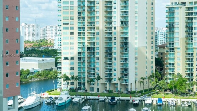 Building Photo - 3370 Hidden Bay Dr