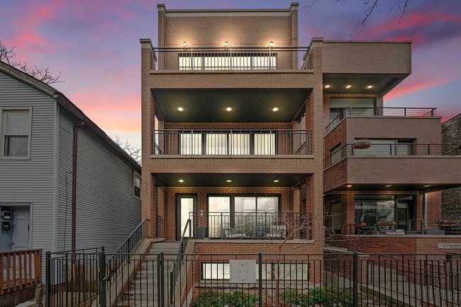 Building Photo - 1085 N Marshfield Ave