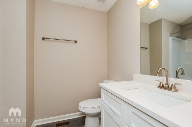 Building Photo - 907 Briar Ct