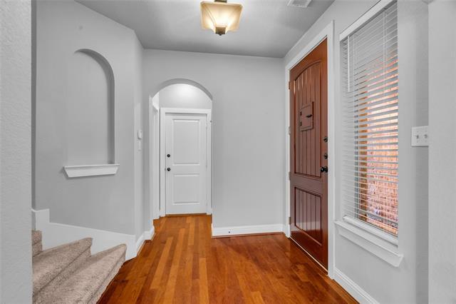 Building Photo - 932 Brook Forest Ln