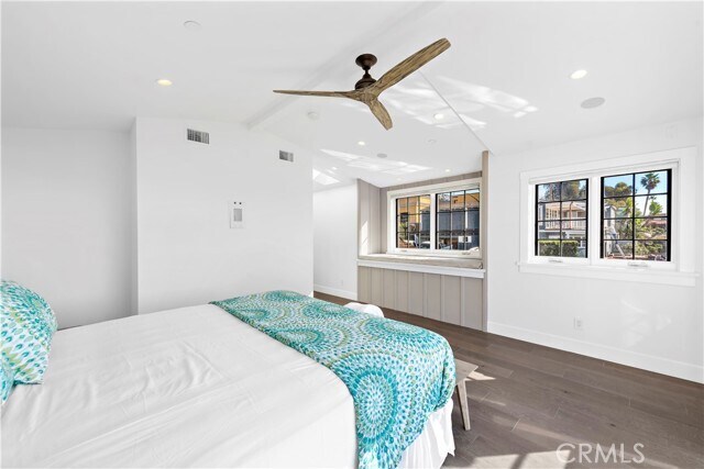 Building Photo - 156 Pearl St