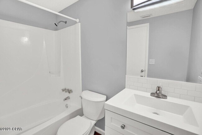 Building Photo - 6325 Pridgen St