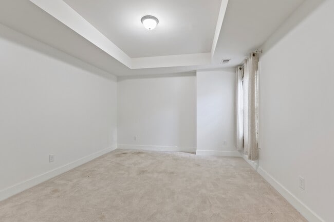 Building Photo - 1455 Reynolds Dr