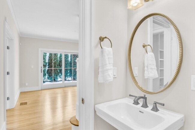 Building Photo - 21 Saw Mill Cir