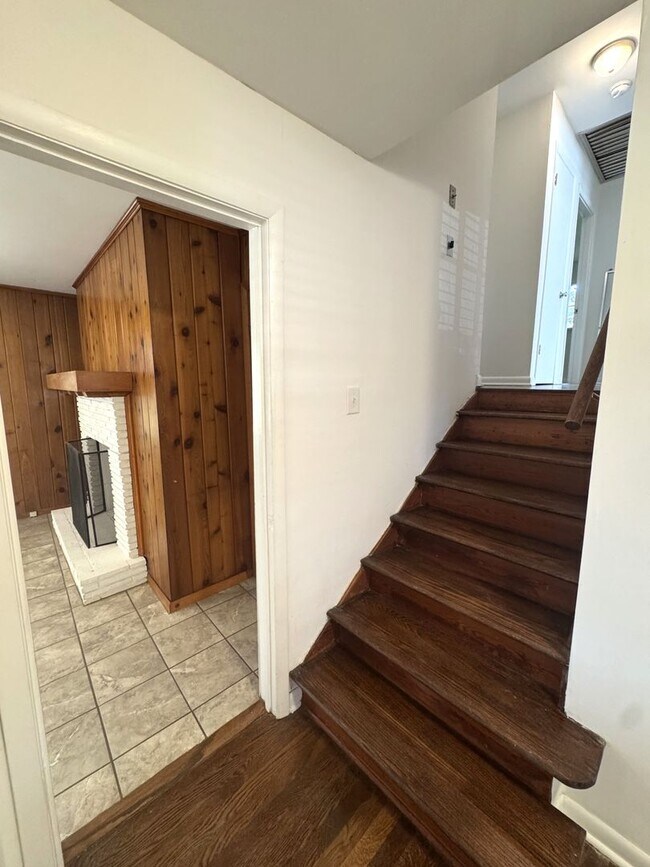 Building Photo - 5br home off S. Milledge For Rent