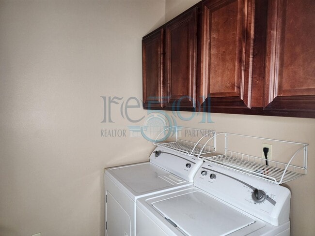 Building Photo - A Beautiful 3BR 2BA Home in WLR