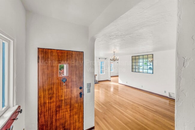 Building Photo - 940 14th St