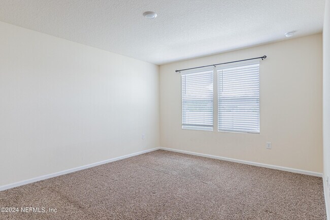 Building Photo - 3474 Cliffside Way