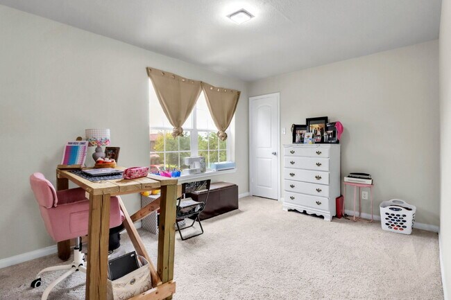 Building Photo - 6639 Luckey Pine