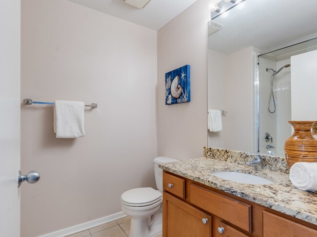 Building Photo - 1735 N Paulina St