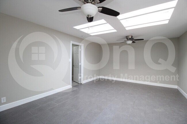 Building Photo - 6149 E Delcoa Ave