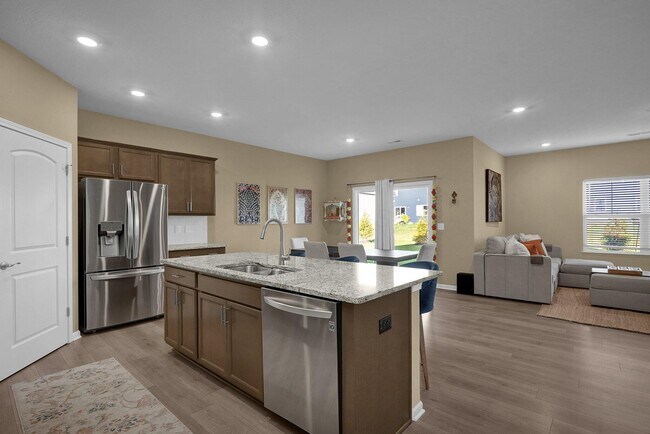 Building Photo - 272 Mannaseh Dr W