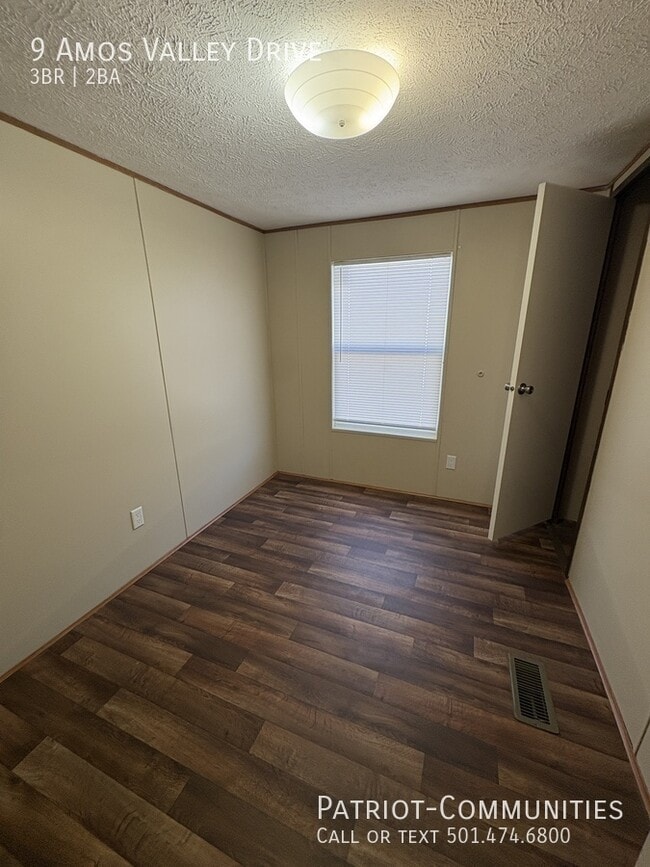 Building Photo - 9 Amos Valley Dr