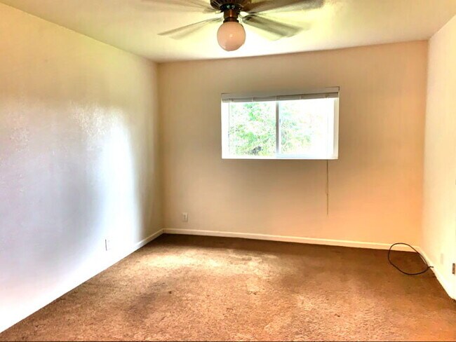 Building Photo - 3-bed 2-bath home with amazing views of Placerville!
