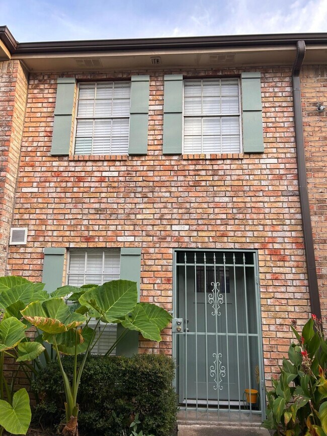 Primary Photo - 1715 Moritz Dr