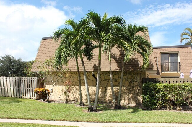 Building Photo - 2950 SW 22nd Cir