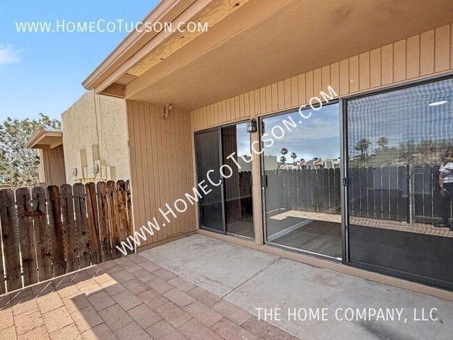 Building Photo - 5108 N Avenida Primera