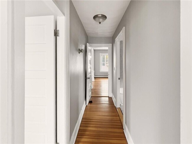 Building Photo - 362 Weeden St