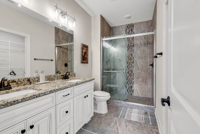 Building Photo - 151 Hallandale Ln