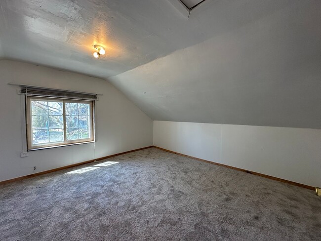 Building Photo - 3 Bedroom Single Family House- Two Rivers, Wi