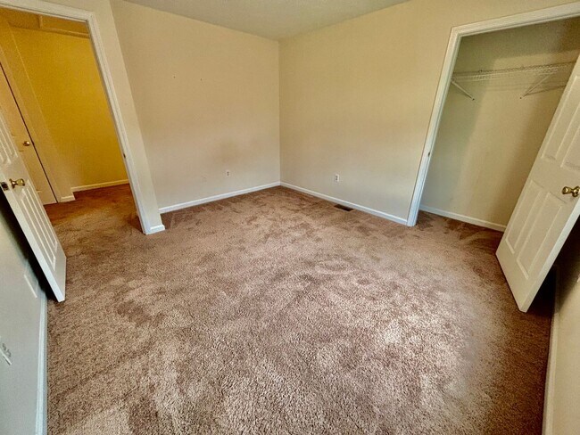 Building Photo - 2 Bedroom Townhouse in Richmond!
