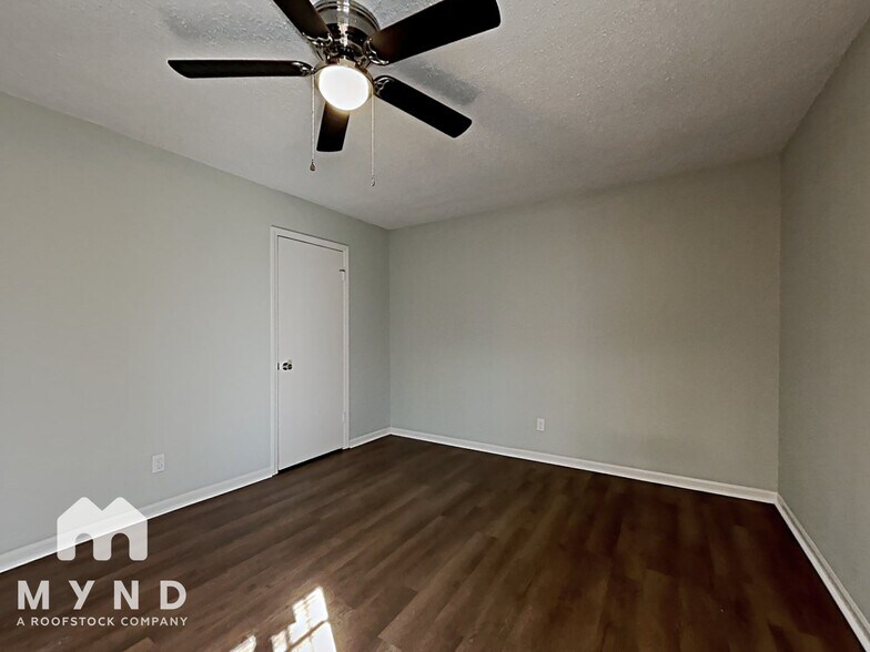 Building Photo - 5967 Shane Cir