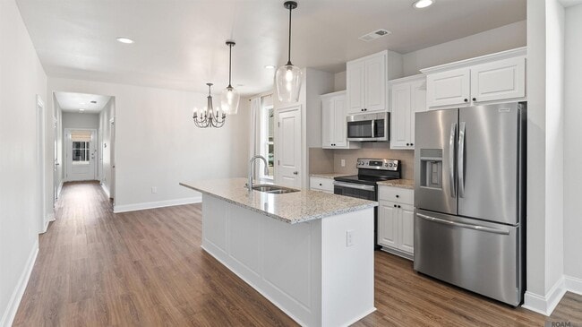 Building Photo - 927 Dorado Ave