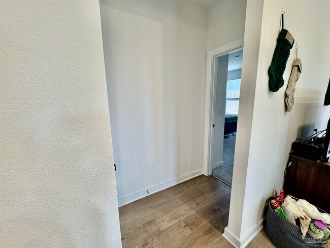 Building Photo - 6330 Buckthorn Cir