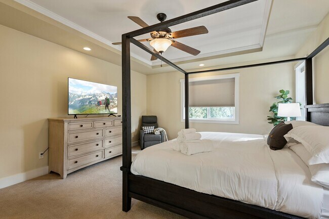 Building Photo - 37909 Theo Ln