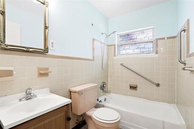 Building Photo - 1622 Arbor Park Dr