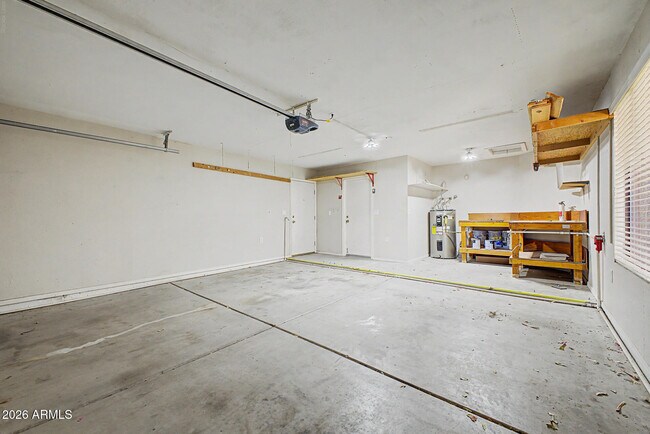 Building Photo - 907 N 85th Pl