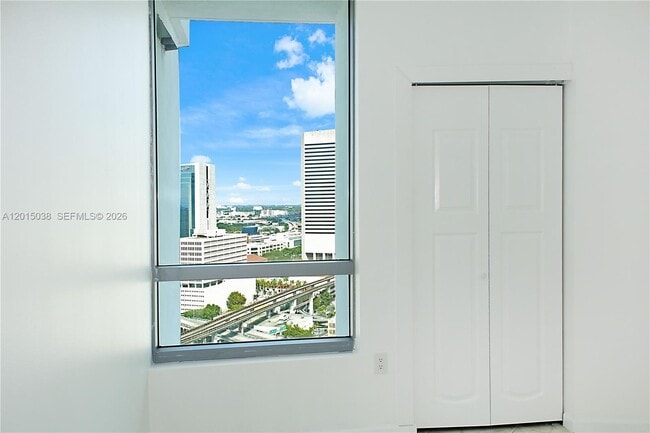 Building Photo - 350 S Miami Ave