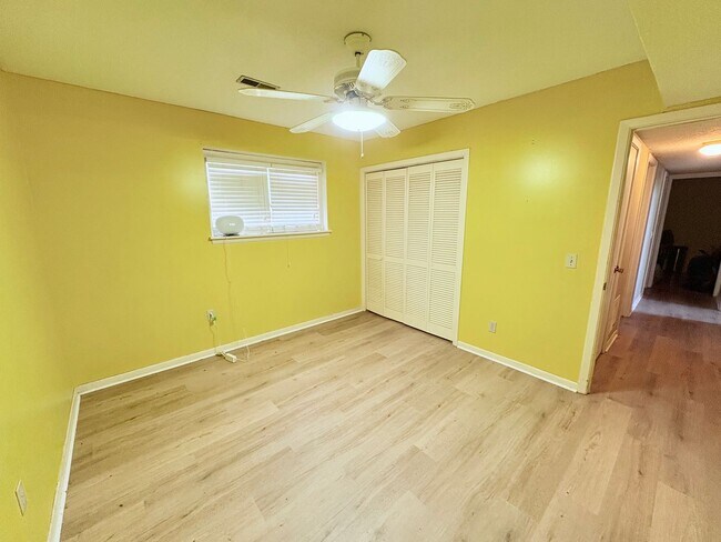 Building Photo - 101 Knight Cir