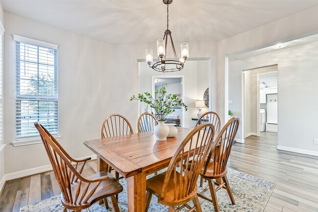 Building Photo - 3103 Flora Manor Dr