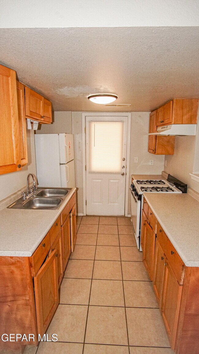 Building Photo - 11024 Sunshine Ct