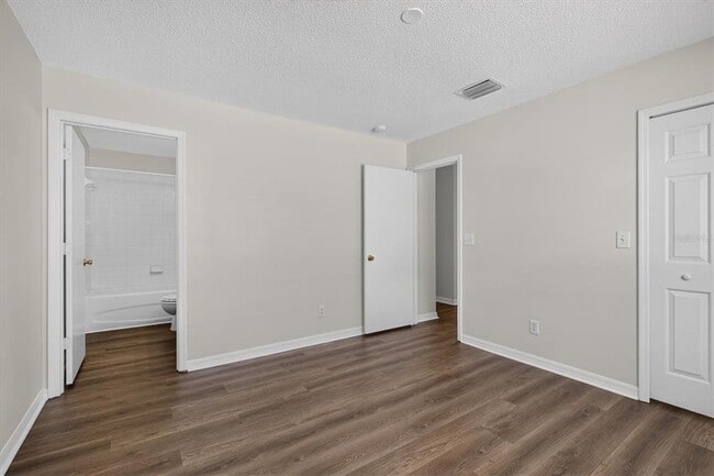 Building Photo - 4110 Waterside Island Ct