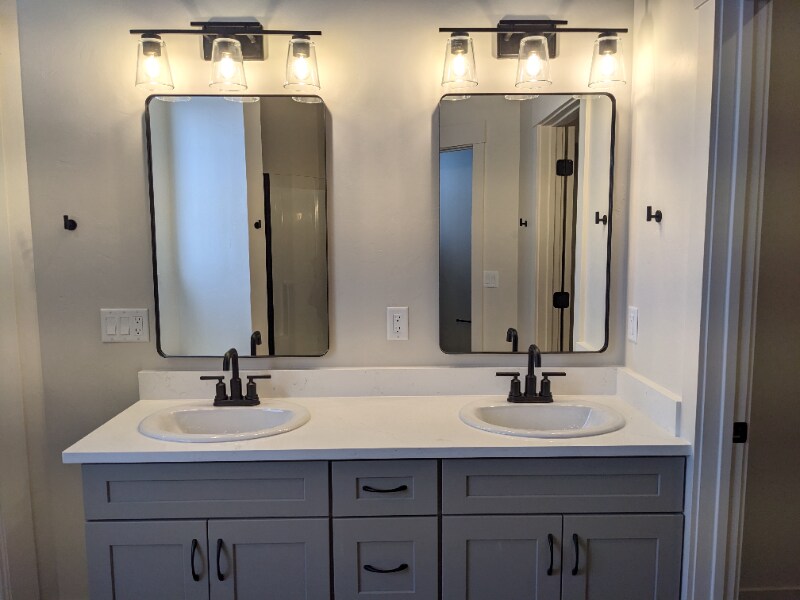 Building Photo - 4039 Snowberry Ave