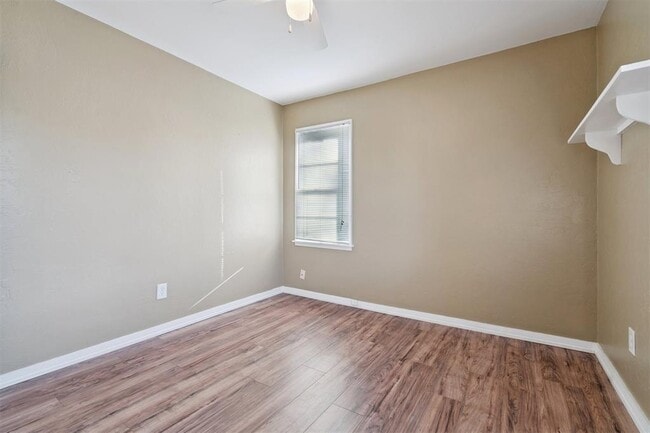 Building Photo - 317 E Key Blvd