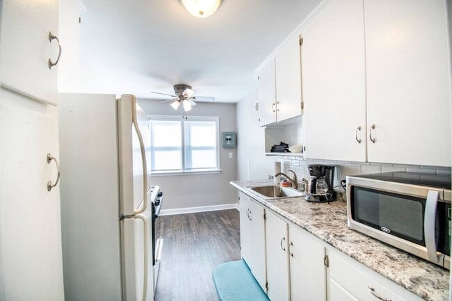 Building Photo - Dundee Charm - 1 Bedroom Apartment Availab...