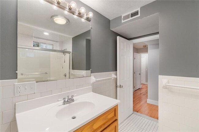 Building Photo - 71 Benefit St