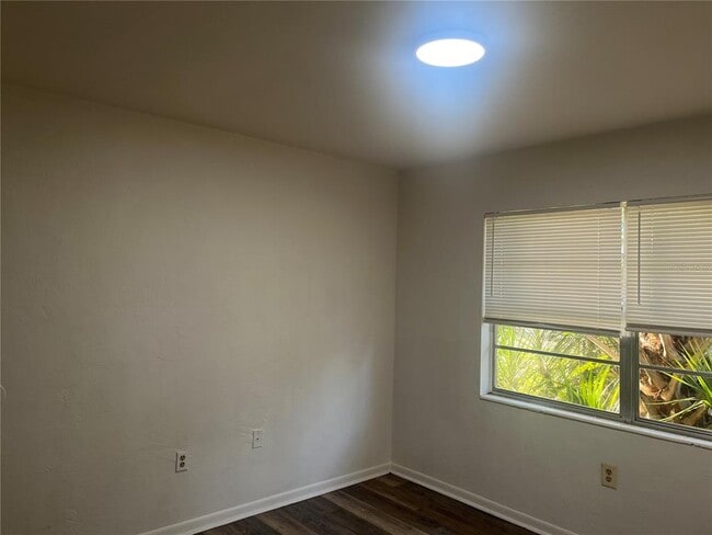 Building Photo - 2622 SW 31st Pl