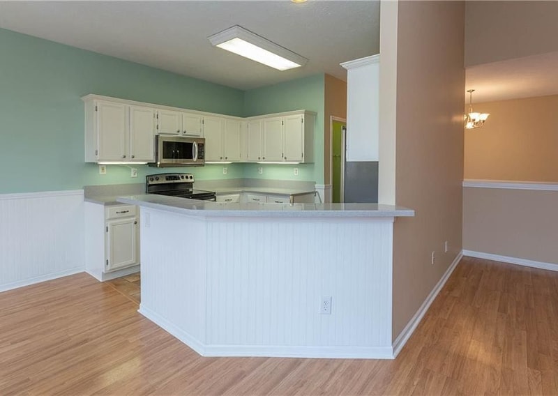 Building Photo - 608 Burr Oak Dr