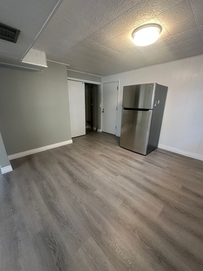 Building Photo - 1416 Harris Ave