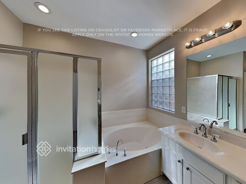 Building Photo - 8787 W Augusta Ave