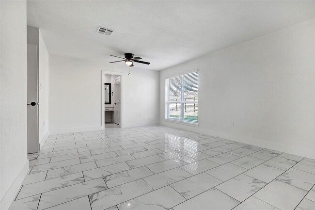 Building Photo - 7810 Blackjack Ct