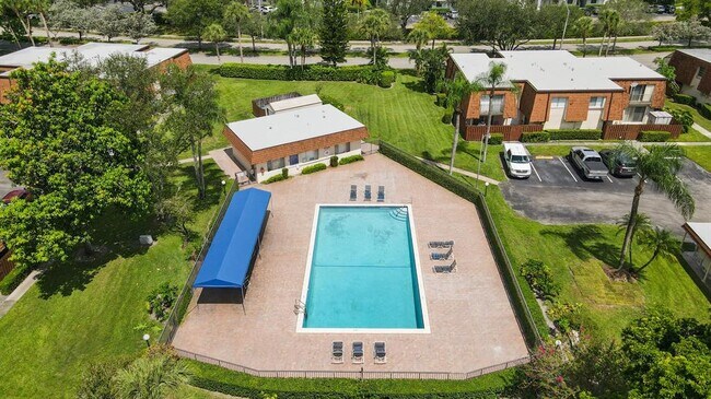 Building Photo - 2060 SW 90th Ave