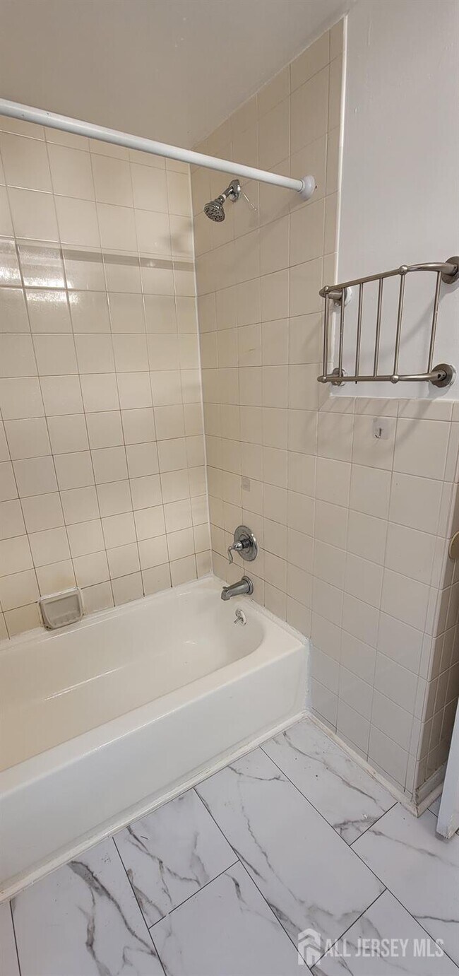 Building Photo - 472 Buckelew Ave