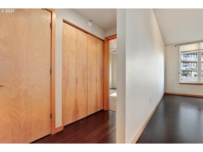 Building Photo - 1255 NW 9th Ave